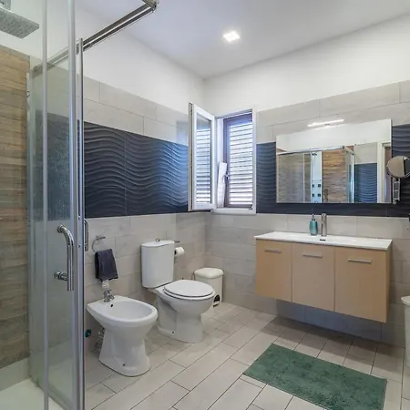 Casa Dolce Con Jacuzzi E Piscina Бруколи