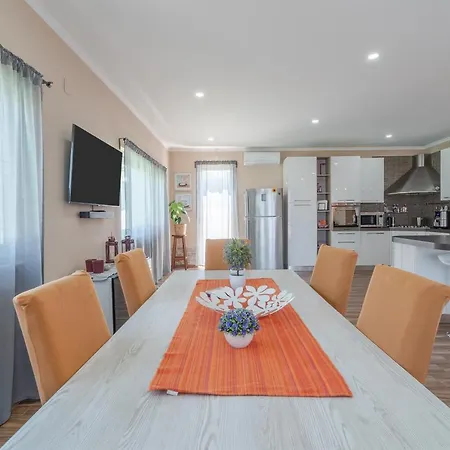 Casa Dolce Con Jacuzzi E Piscina Дом отдыха