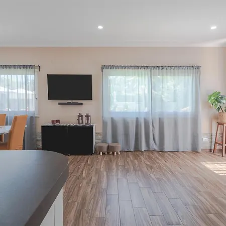 Casa Dolce Con Jacuzzi E Piscina Дом отдыха *