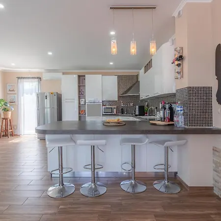 Casa Dolce Con Jacuzzi E Piscina Дом отдыха Бруколи