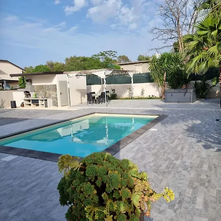 Casa Dolce Con Jacuzzi E Piscina * Бруколи